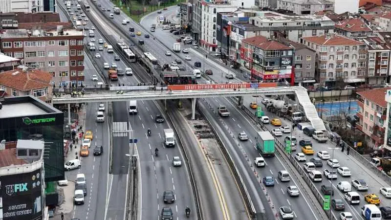 Beşyol metrobüs durağı çilesi bitmiyor