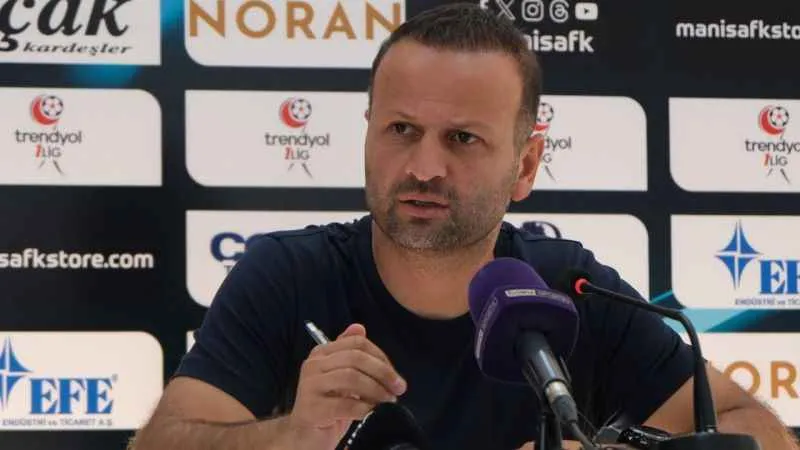 İstanbulspor'da Murat Yakın'ın yerine Osman Zeki Korkmaz getirildi