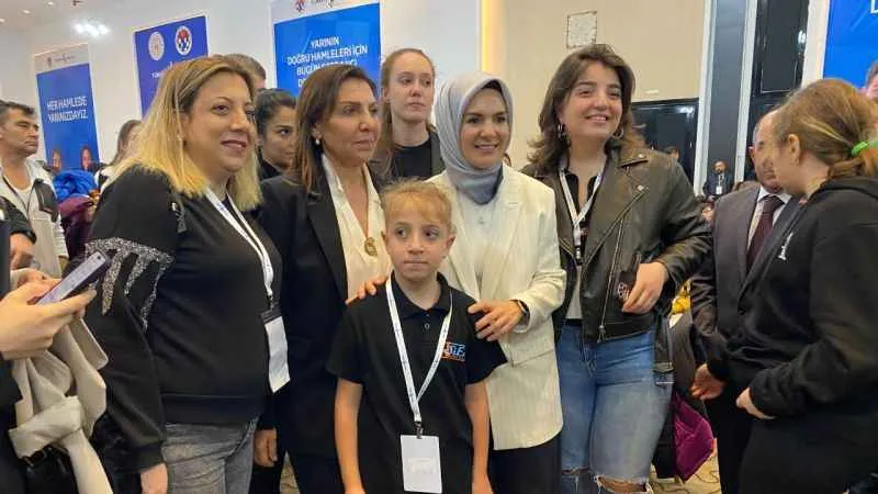 Bakan Göktaş: Şanlı bayrağımızı gelecekte sizler fezada dalgalandıracaksınız