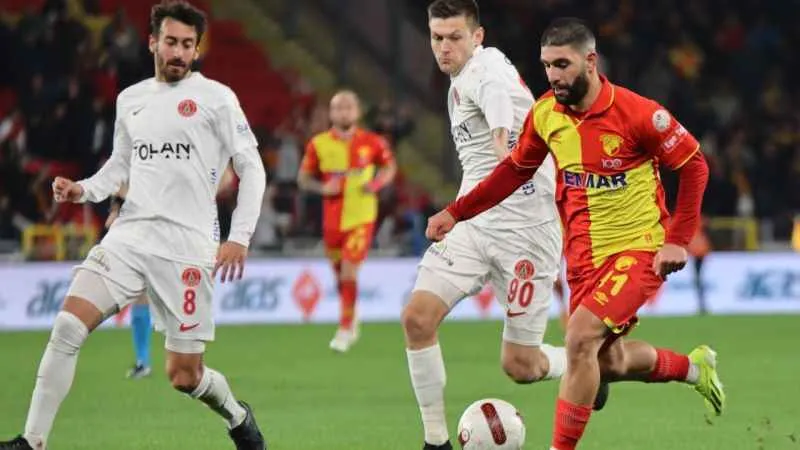 Göztepe zirveden kopmadı: Ümraniyespor'u 4-1'le geçti