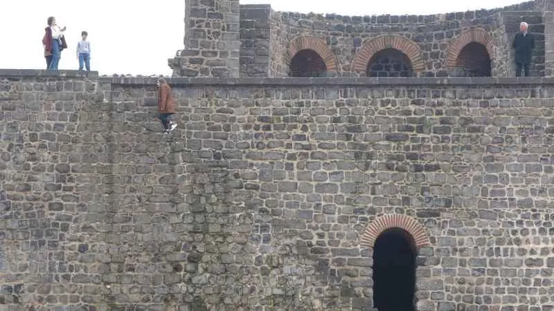 Diyarbakır'ın tarihi surlarında tehlike