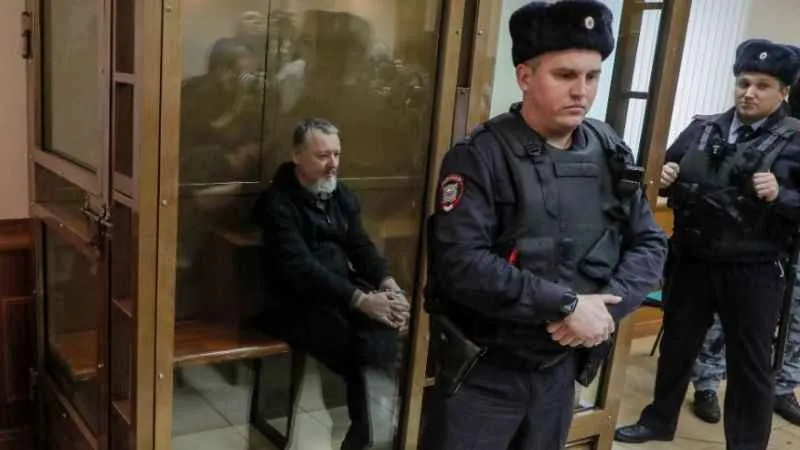 Putin'i eleştiren eski albaya mahkemeden 4 yıl hapis cezası