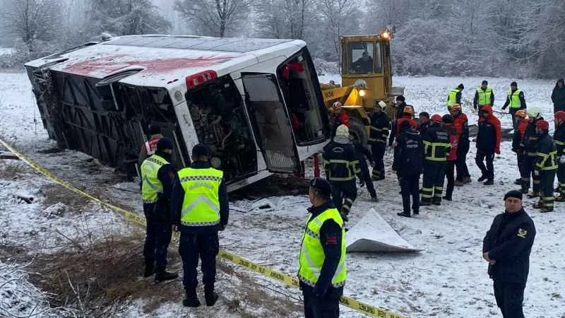 Kastamonu'da otobüs devrildi: 6 ölü 33 yaralı