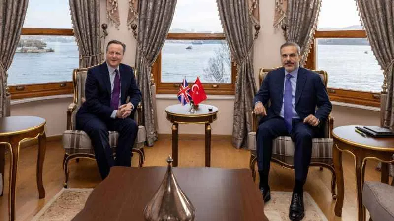 Dışişleri Bakanı Hakan Fidan, İngiliz mevkidaşı ile bir araya geldi