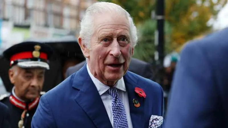 İngiltere Kralı III. Charles tedavi için hastanede