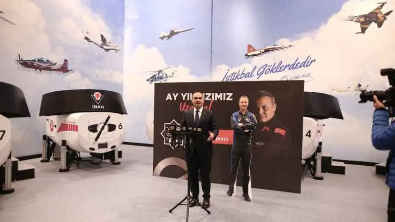 Bakan Kacır ilk Türk astronot ile bağlantı kurdu