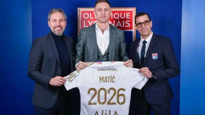 Lyon, Beşiktaş'ın ilgilendiği Nemanja Matic'i transfer etti