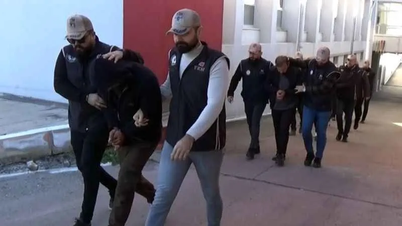 Kırmızı bültenle aranan DEAŞ üyeleri yakalandı