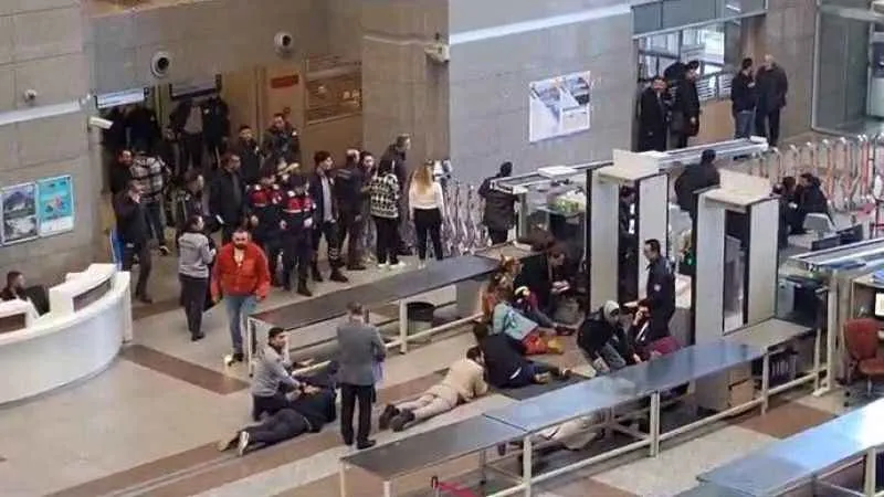 Çağlayan Adliyesi'nde polise saldırı