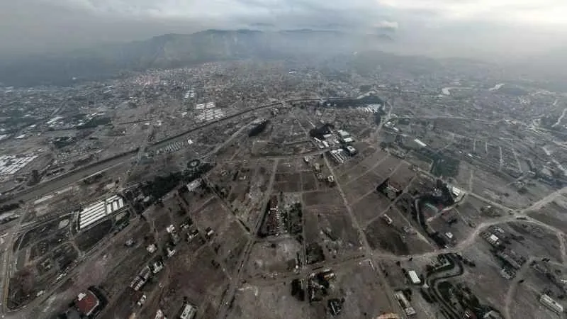 Depremin ortaya çıkarttığı hasar 1 yıl sonra görüntülendi