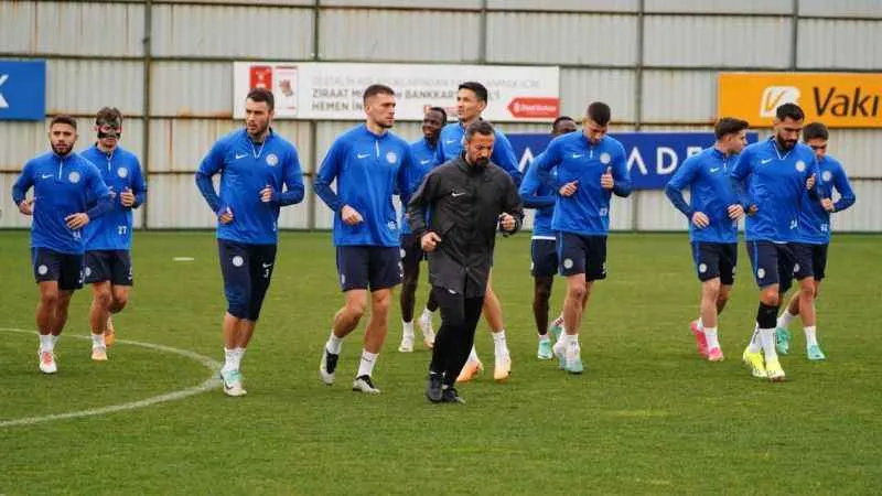 Çaykur Rizespor, Fenerbahçe maçı hazırlıklarına başladı