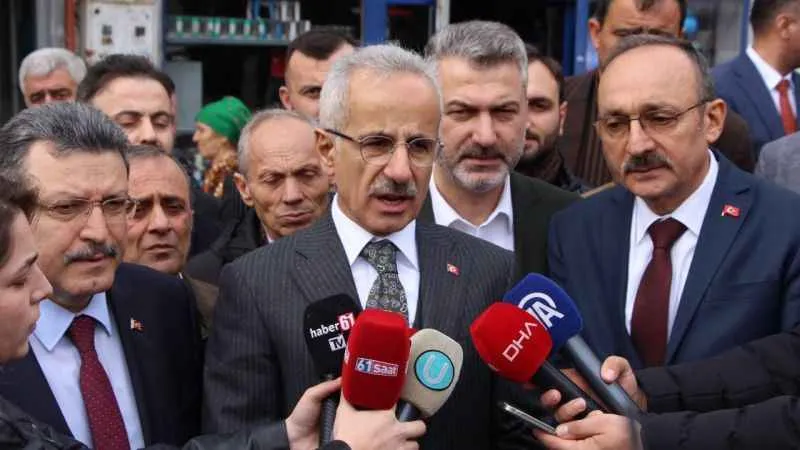 Bakan Abdulkadir Uraloğlu: “9 vatandaşımıza henüz ulaşılmış değil, yoğun bir şekilde çalışmalar devam ediyor”