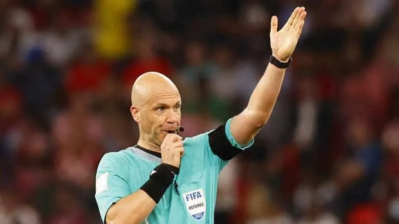 Galatasaray'a İngiliz hakem