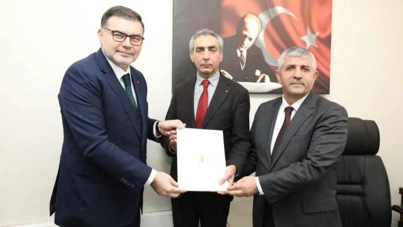 Hamza Dağ’ın Cumhur İttifakı İzmir adayı olarak başvurusu yapıldı