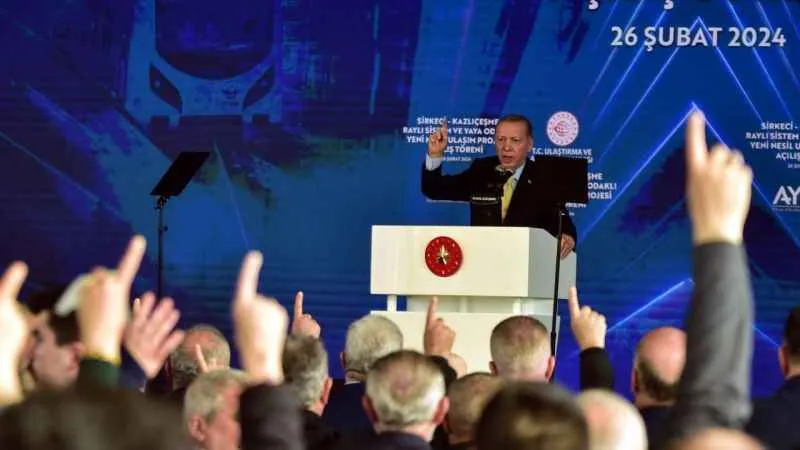 Cumhurbaşkanı Erdoğan: “İstanbul yeniden çöp, çukur, çamur oldu”