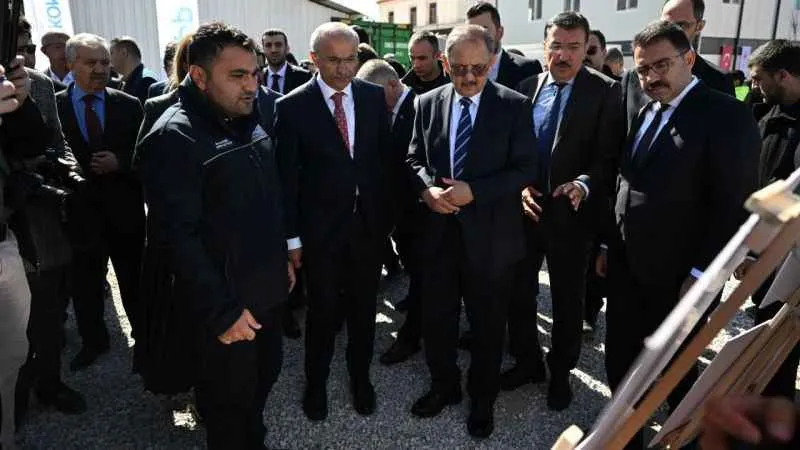 Bakan Özhaseki: "Malatya’nın çarşısı 1 seneye ayağa kalkacak"