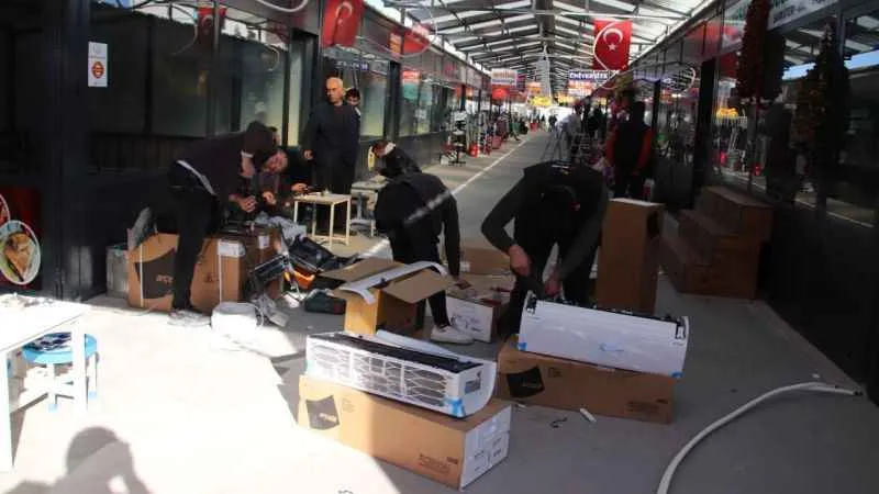 Bakan Ersoy’dan 150 depremzede esnafa klima desteği