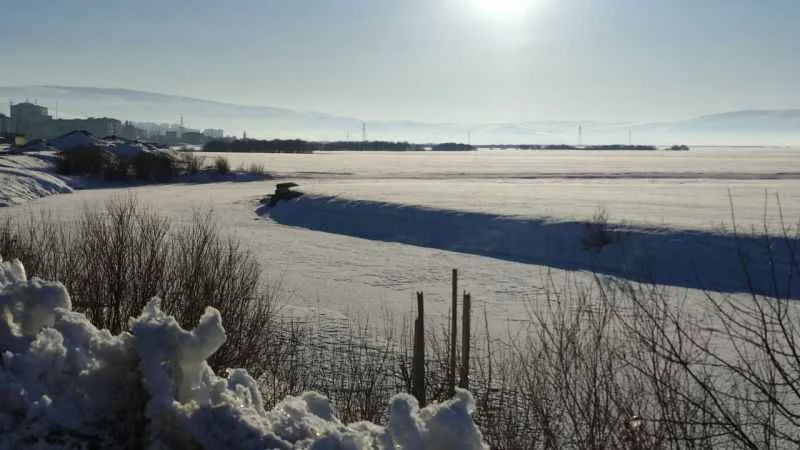 Ardahan eksi 7 derece ile buz tuttu