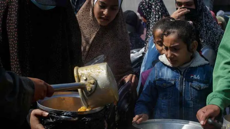 Gazze’de açlık ve susuzluktan hayatını kaybedenlerin sayısı 23’e yükseldi