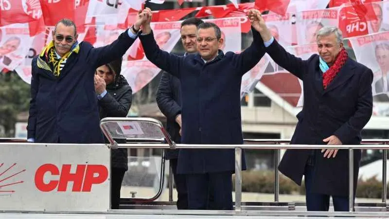 CHP lideri Özel: “Erdal Beşikçioğlu polis akademisinden değil beşikten komiser”