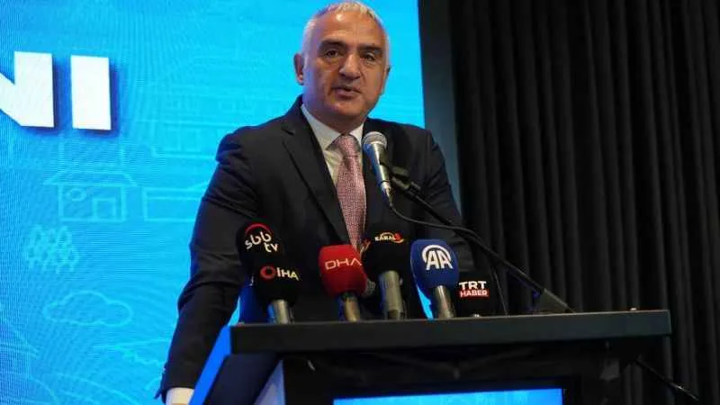 Bakan Ersoy: “Turizm gelirimiz yüzde 17 arttı”