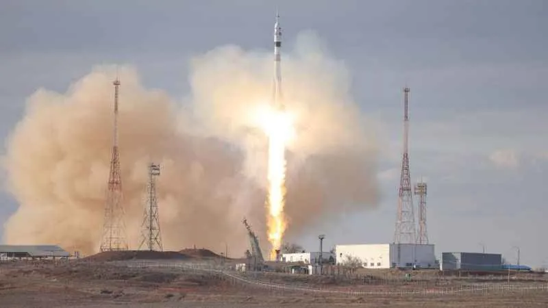 Rusya'nın Soyuz MS-25 uzay aracı Kazakistan'dan fırlatıldı