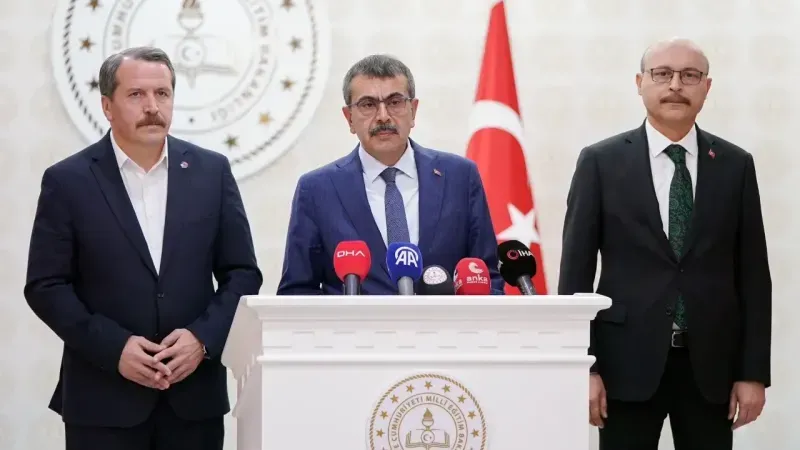 Bakan Tekin: "(Öğretmenlere şiddet) Bu tür fiillere karşı cezaların yüzde 50 oranında artırımlı olarak verilmesini teklif ettik"