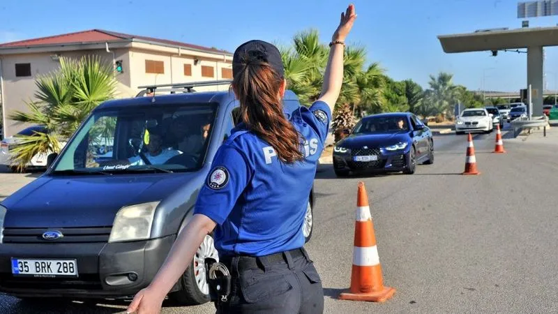 Başkan Denizli: "Çeşme’ye, 4 günde 150 bin araç girdi"