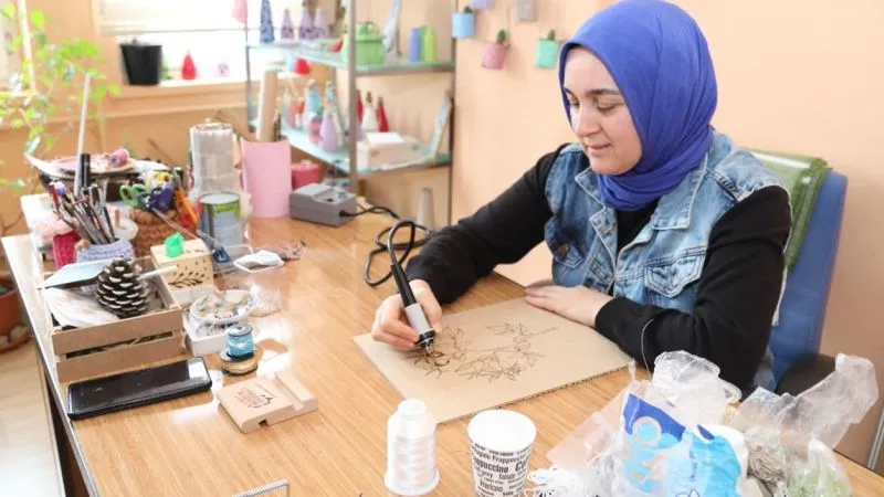 Atık malzemeler sanata dönüşüyor