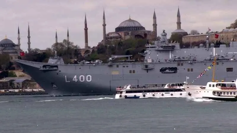 TCG Anadolu İstanbul Boğazı'nda