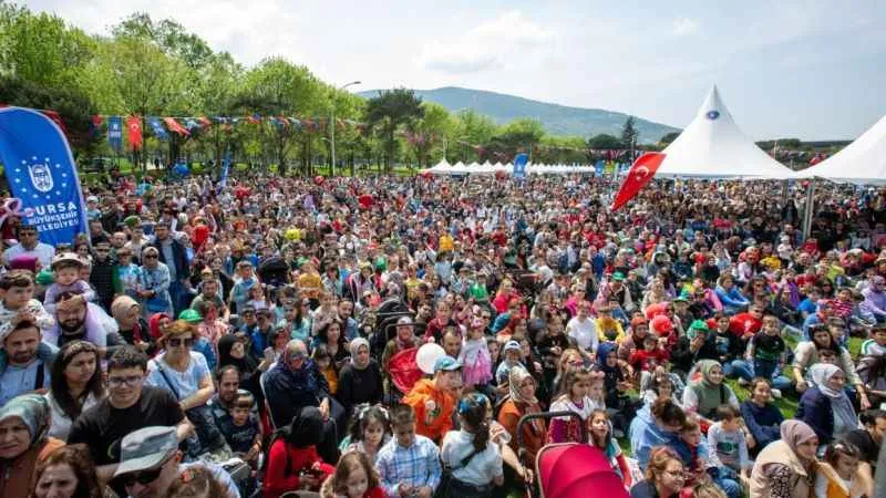 Bursa'da çifte çocuk şenliği
