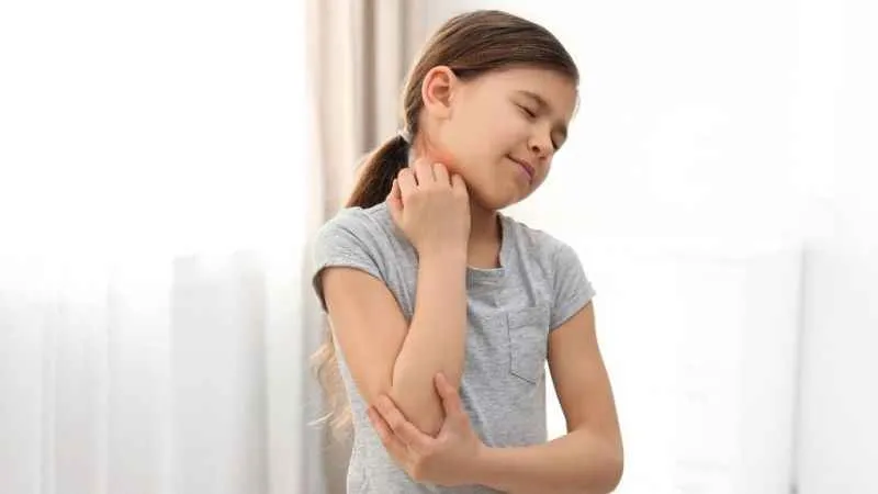 Çocuklarda bir garip hastalık: Dadı Dirseği