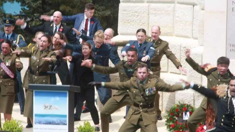 Atalarını 'Haka' dansıyla andılar