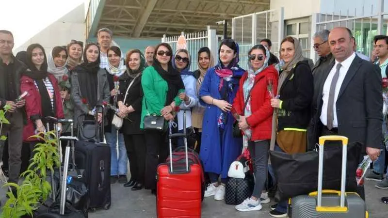 İranlı turistler davul zurnayla karşılandı