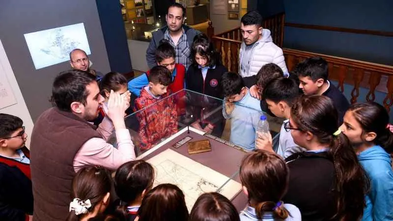 Çocuklar Hacı Bayram Veli Müzesi'ni renklendirdi
