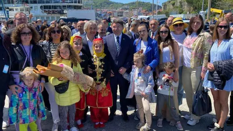 Rus turistleri Bakan Yardımcısı karşıladı