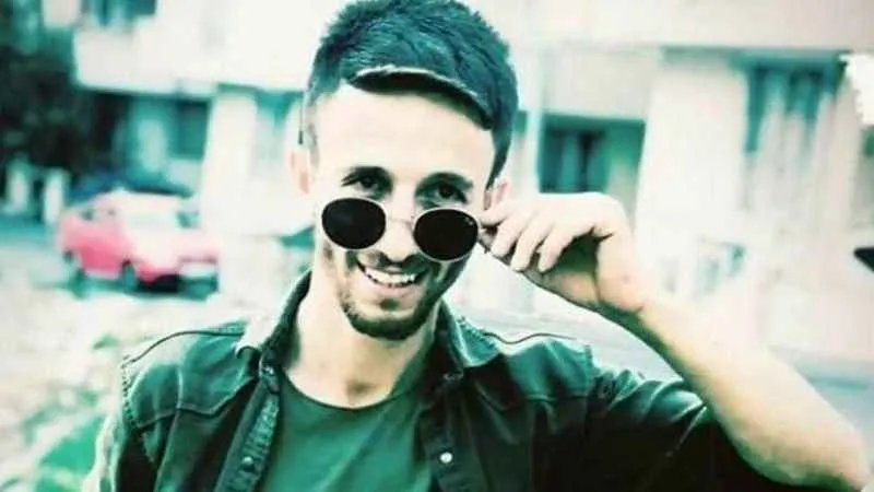 Kadıköy'de sokak şarkıcısı Cihan Aymaz öldürüldü! Cihan Aymaz kimdir neden öldürüldü?