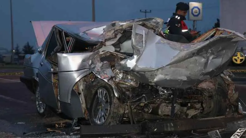 Otomobiliyle tıra çarpan Samet Toprak hayatını kaybetti