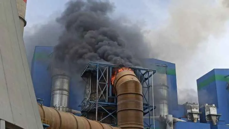 Türkiye'nin en büyük termik santralinde yangın çıktı