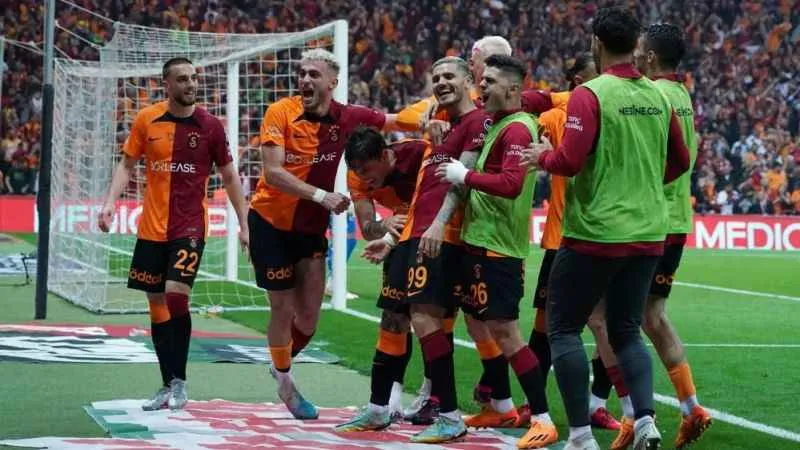 Galatasaray 9 yıl sonra evinde Fenerbahçe’yi mağlup etti