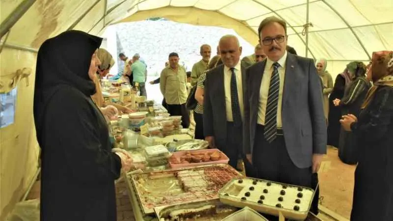 Kur’an Kursu yararına hayır çarşısı düzenlendi