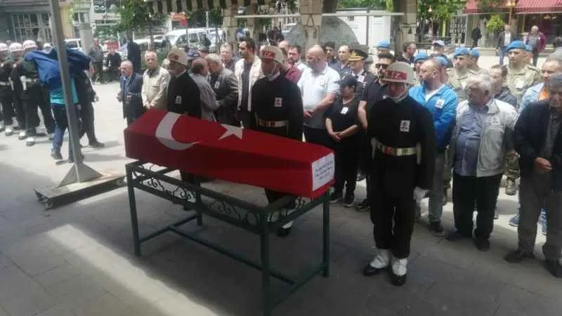 Koceli'de Astsubay Kıdemli Başçavuş Turgut Seyhan hayatını kaybetti.