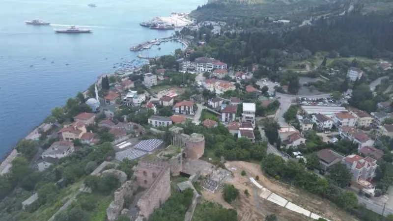 2 bin nüfuslu mahalle market istiyor