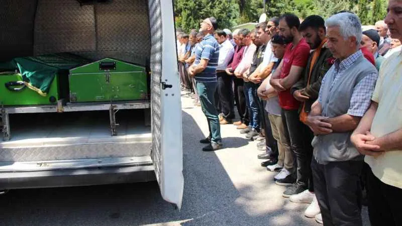 Selde hayatını kaybeden Zilal Şahin ve Murat Ekşi son yolculuğuna uğurlandı