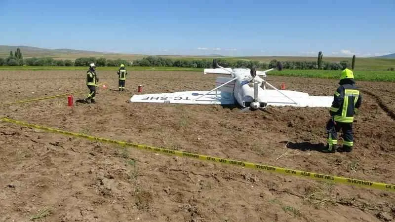 Aksaray'da eğitim uçağı düştü