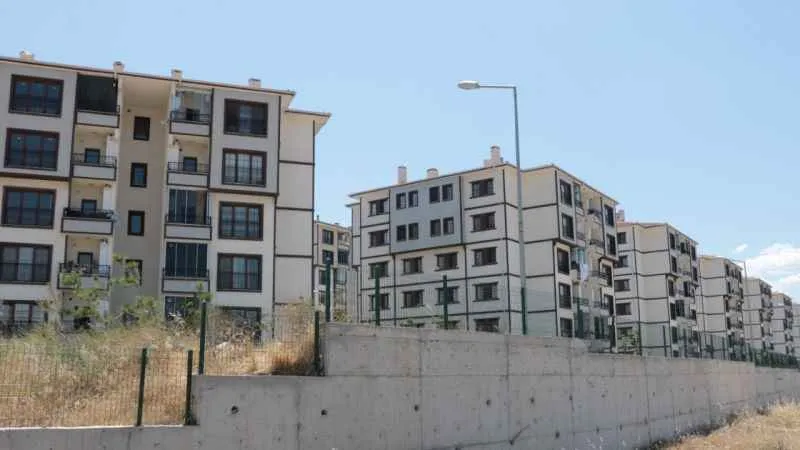 Depremzedeler için mesai sürüyor: Konutlar yükseliyor