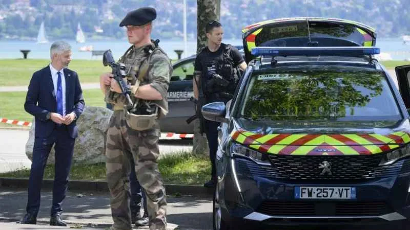 Fransa’da parkta bıçaklanan 4 çocuktan 2’sinin durumu kritik