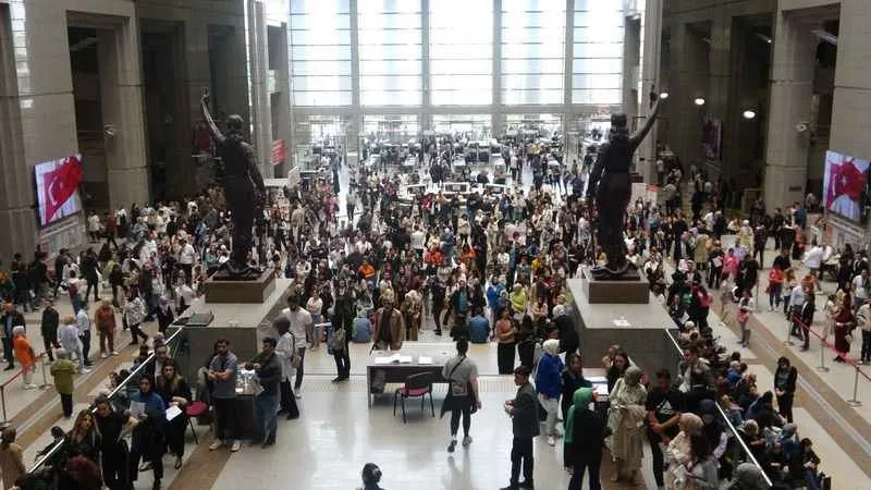 Çağlayan Adliyesi'nde icra ve zabıt katipliği kuyruğu