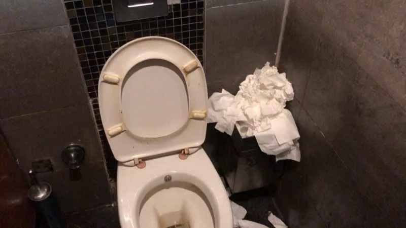  Sabiha Gökçen Havalimanı çöplüğe döndü