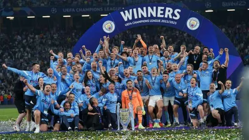 İstanbul'da gülen yine İngilizler oldu